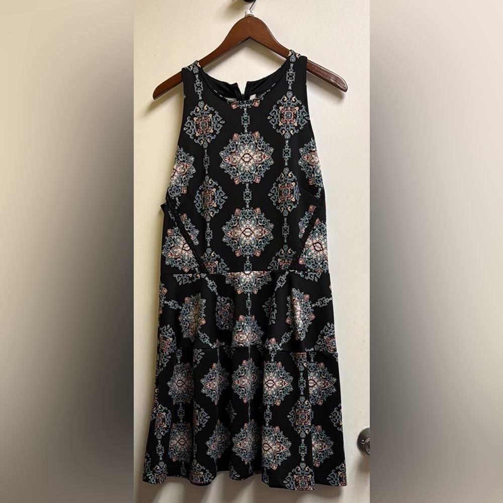 Elegant Black Patterned Dress